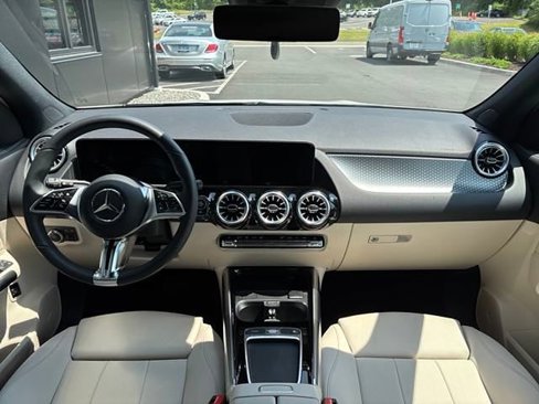 Used 2025 Mercedes-Benz GLA 250 4MATIC image 12