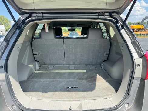 Used 2014 Nissan Rogue S image 16