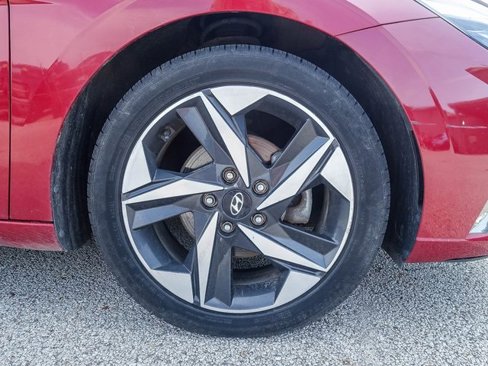 Used 2021 Hyundai Elantra Limited image 8