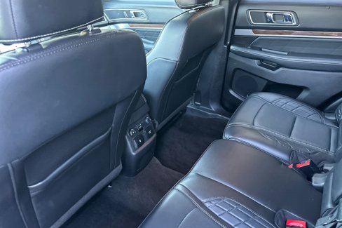 Used 2017 Ford Explorer Platinum image 4