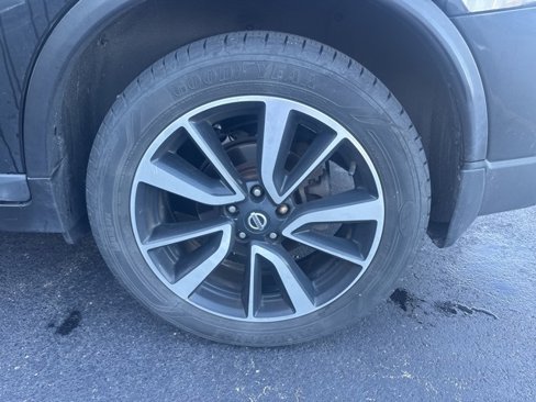 Used 2019 Nissan Rogue SL w/ Premium Package image 9