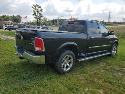 Used 2017 RAM 1500 Laramie w/ Convenience Group image 7