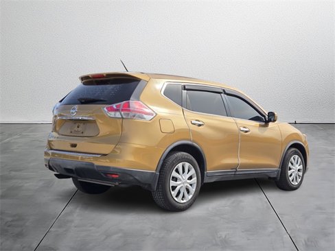 Used 2015 Nissan Rogue S image 5