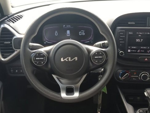 Used 2023 Kia Soul LX image 14