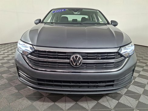 Used 2024 Volkswagen Jetta S image 5