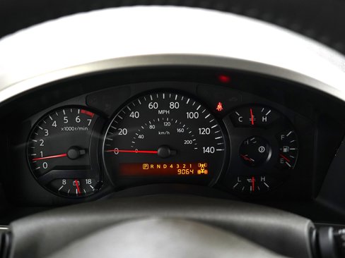 Used 2004 Nissan Titan SE image 23