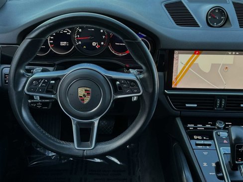 Used 2021 Porsche Cayenne image 15