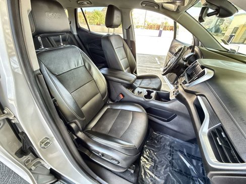 Used 2022 GMC Terrain SLT w/ Tech Package image 28