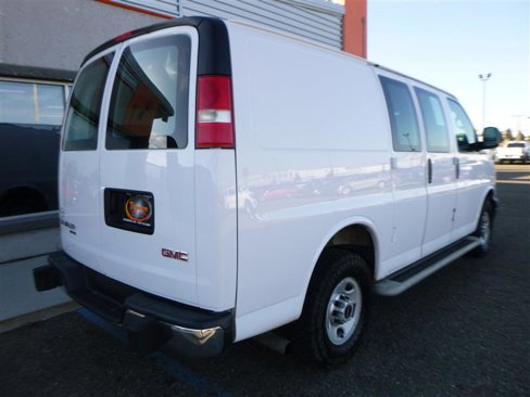 Used 2015 GMC Savana 2500 image 3