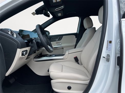 New 2025 Mercedes-Benz GLA 250 4MATIC image 9