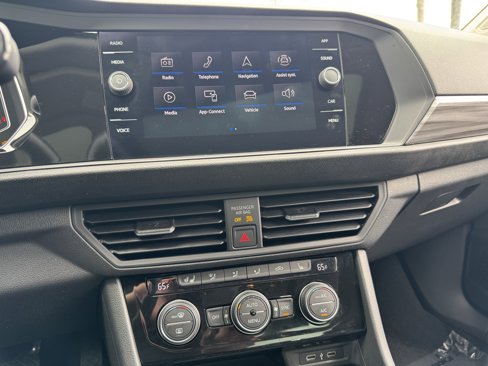 Used 2021 Volkswagen Jetta SEL image 24