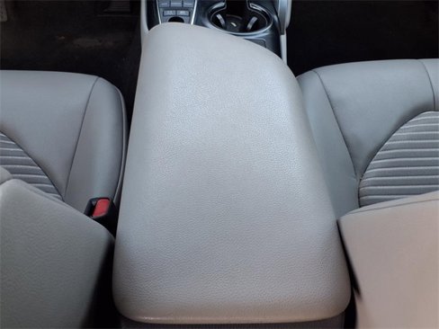 Used 2018 Toyota Camry SE image 30