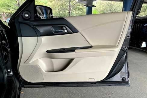 Used 2015 Honda Accord EX-L image 22