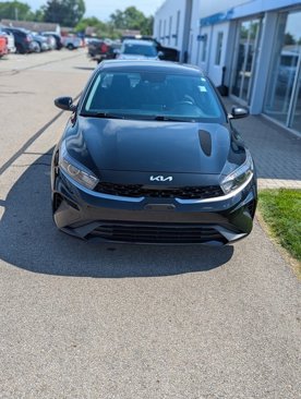 Used 2023 Kia Forte LXS image 2