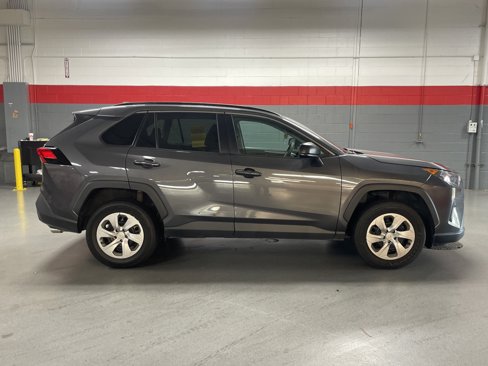 Used 2021 Toyota RAV4 LE image 7