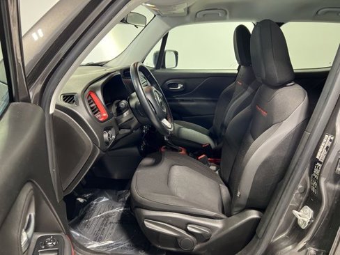 Used 2017 Jeep Renegade Trailhawk image 7