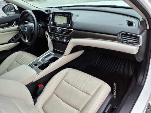 Used 2022 Honda Accord Touring image 11