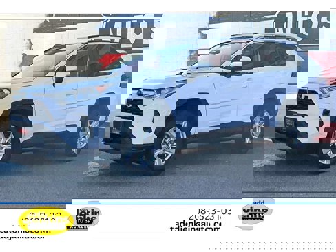 Used 2021 Toyota RAV4 XLE image 1