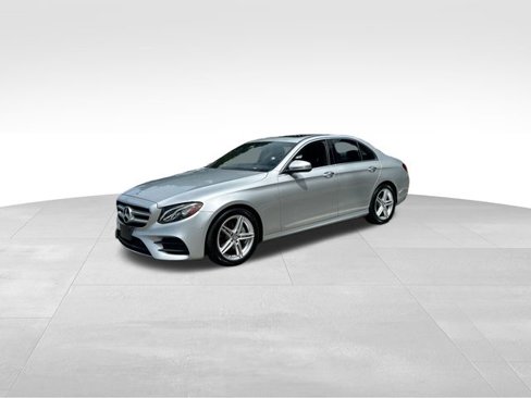 Used 2017 Mercedes-Benz E 300 4MATIC image 1