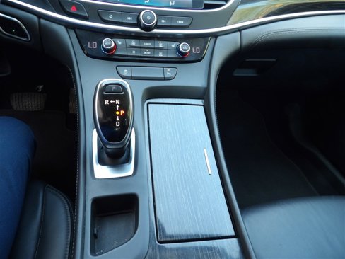 Used 2017 Buick LaCrosse Essence image 18