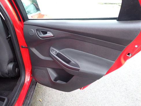 Used 2012 Ford Focus SEL image 26