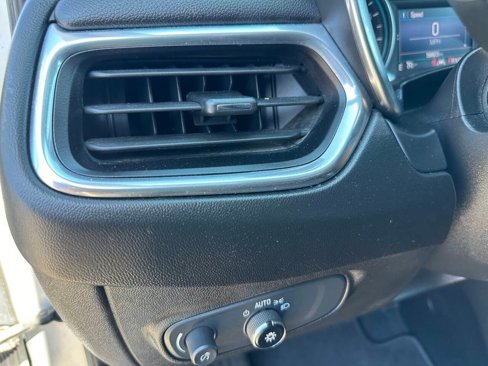 Used 2023 Chevrolet Equinox LT image 18