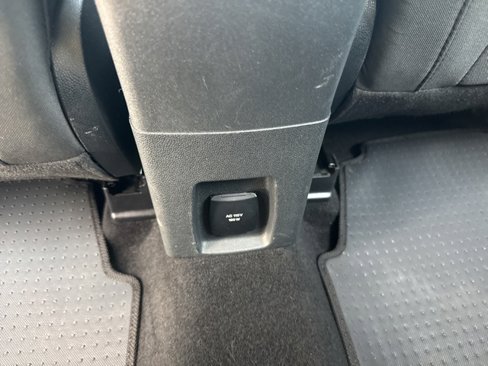 Used 2021 Ford EcoSport SE w/ SE Convenience Package image 28