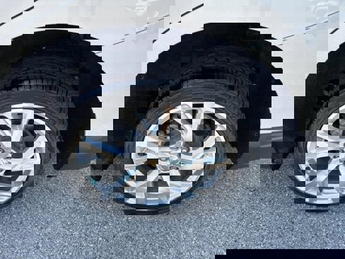 Certified 2021 Chevrolet Equinox LT image 8
