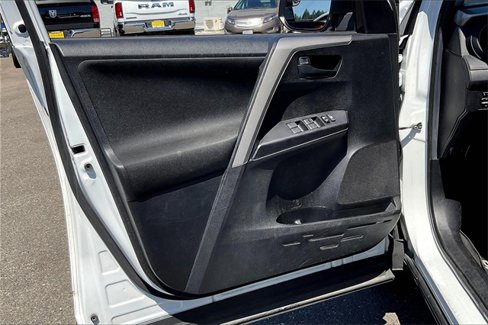 Used 2018 Toyota RAV4 LE w/ All Weather Liner Package image 23