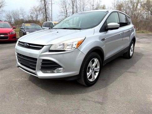 Used 2016 Ford Escape SE image 3