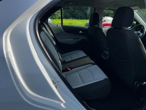 Used 2018 Chevrolet Equinox LS image 13