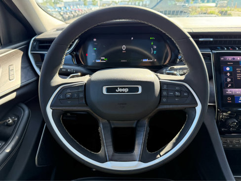 Used 2022 Jeep Grand Cherokee Limited 4xe image 15