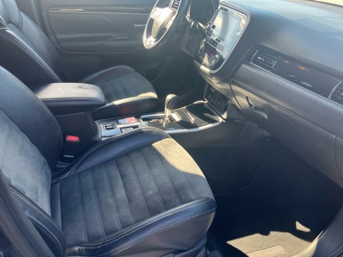 Used 2019 Mitsubishi Outlander SE image 32