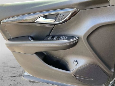Used 2023 Buick Envision Preferred image 25