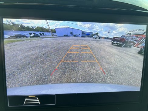 Used 2020 Chevrolet Traverse LT image 38