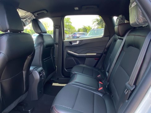 New 2025 Ford Escape ST-Line w/ Equipment Group 301A image 15
