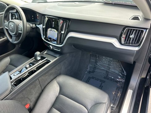 Certified 2024 Volvo S60 B5 Core image 25