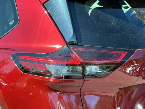 Used 2021 Nissan Rogue SV image 9