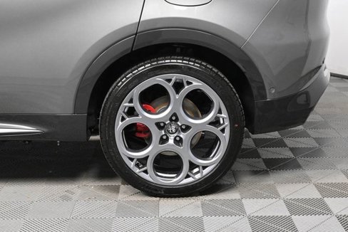 New 2024 Alfa Romeo Tonale Veloce image 25