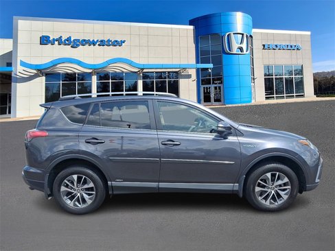 Used 2018 Toyota RAV4 XLE image 7