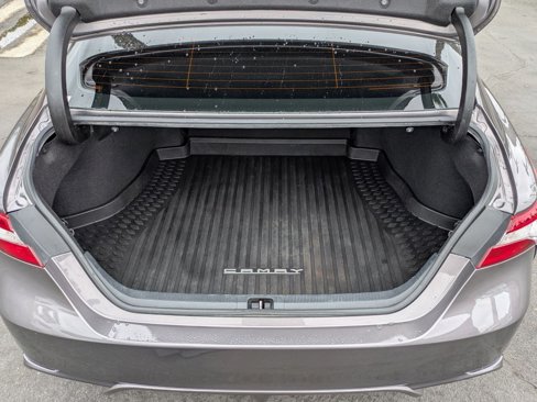 Used 2020 Toyota Camry SE image 19