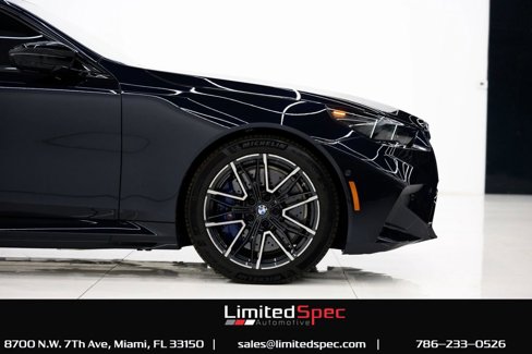 Used 2025 BMW M5 image 7