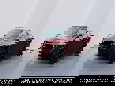 Used 2018 Dodge Challenger SXT w/ Blacktop Package image 7
