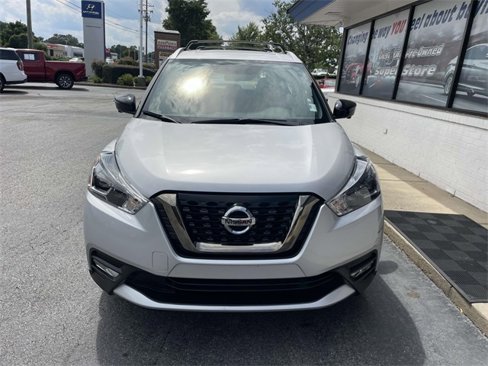 Used 2019 Nissan Kicks SR w/ SR Premium Package image 2