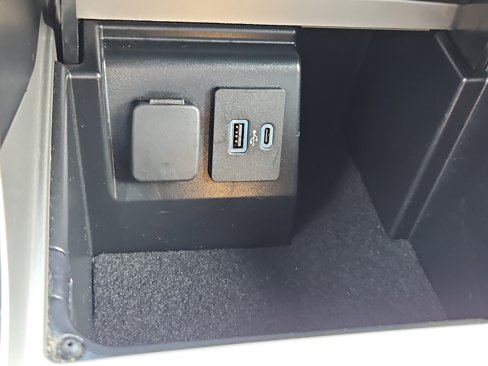 Certified 2022 Ford Explorer XLT w/ Equipment Group 202A image 42