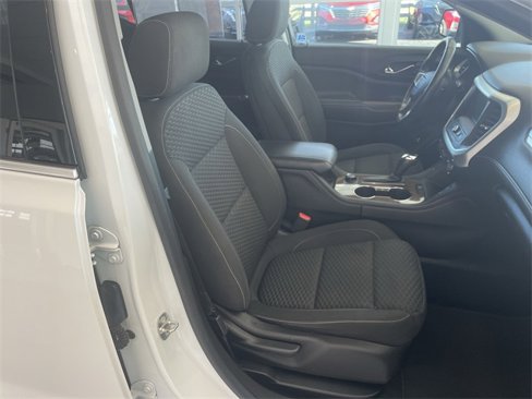 Used 2018 GMC Acadia SLE image 20