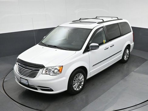 Used 2015 Chrysler Town & Country Touring-L w/ Driver Convenience Group image 74