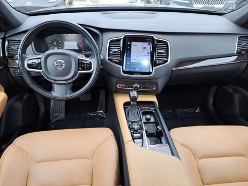 Used 2018 Volvo XC90 T6 Momentum w/ Convenience Package image 8