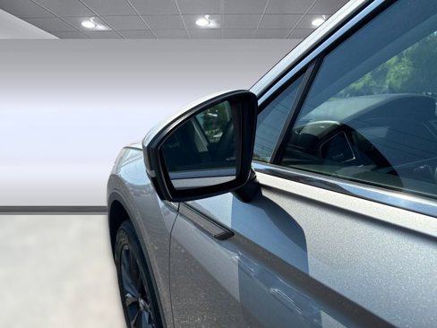 Used 2024 Volkswagen Tiguan SE image 21