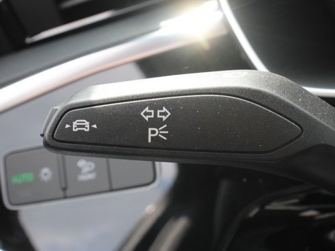 Used 2024 Audi Q3 2.0T Premium image 32